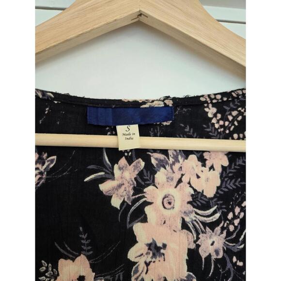 Francesca's Collection Floral Kimono Robe - Picture 6 of 6